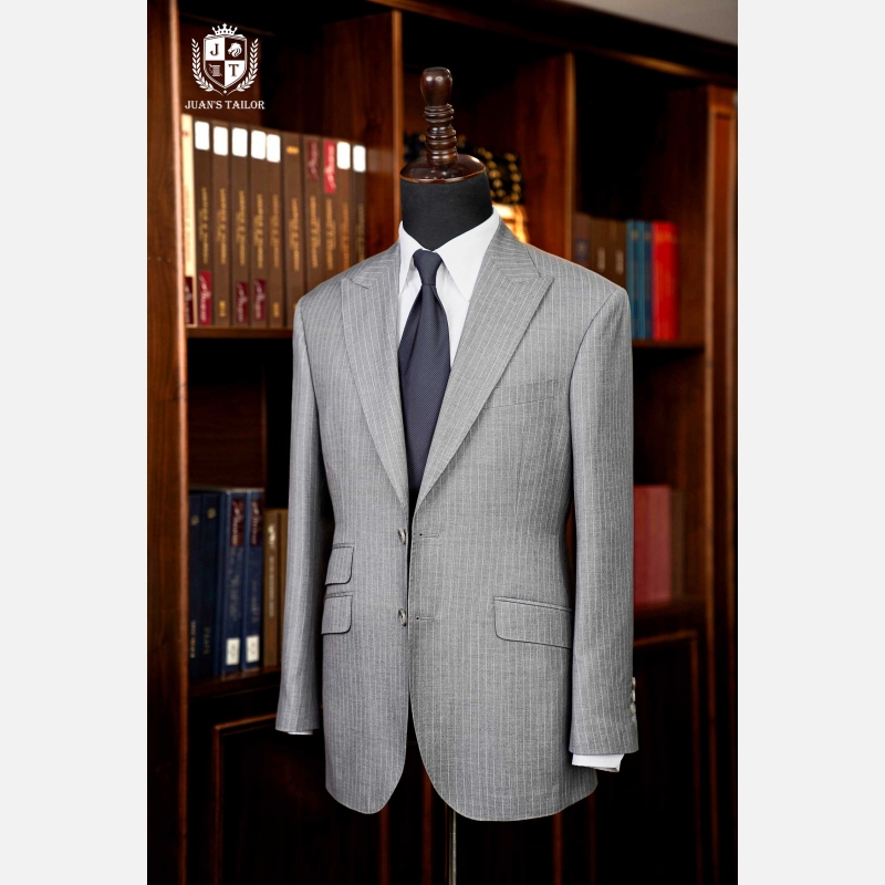 FROST GRAY PINSTRIPE SUIT 