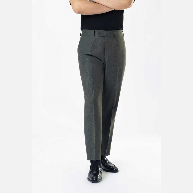 Cần chọn quần ống suông phù hợp vóc dáng, màu sắc hài hòa 