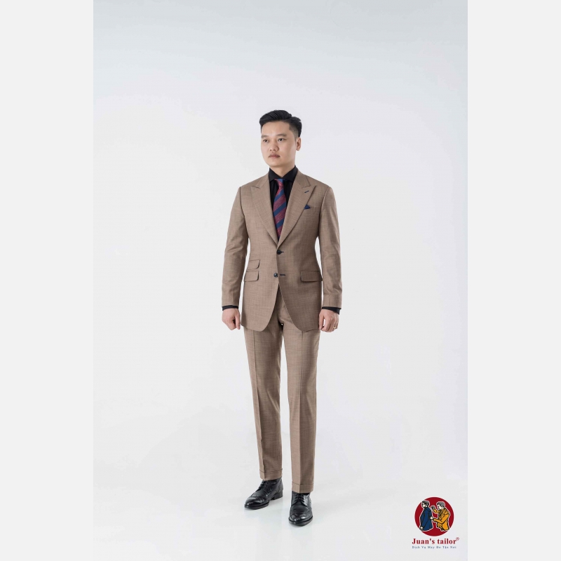Bạn có thể kết hợp Suit Jacket với nhiều trang phục, phụ kiện khác nhau 