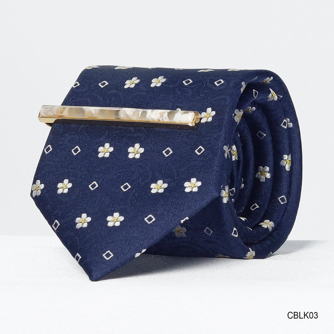 Tie Bar Gucci với thiết kế sáng tạo và phá cách