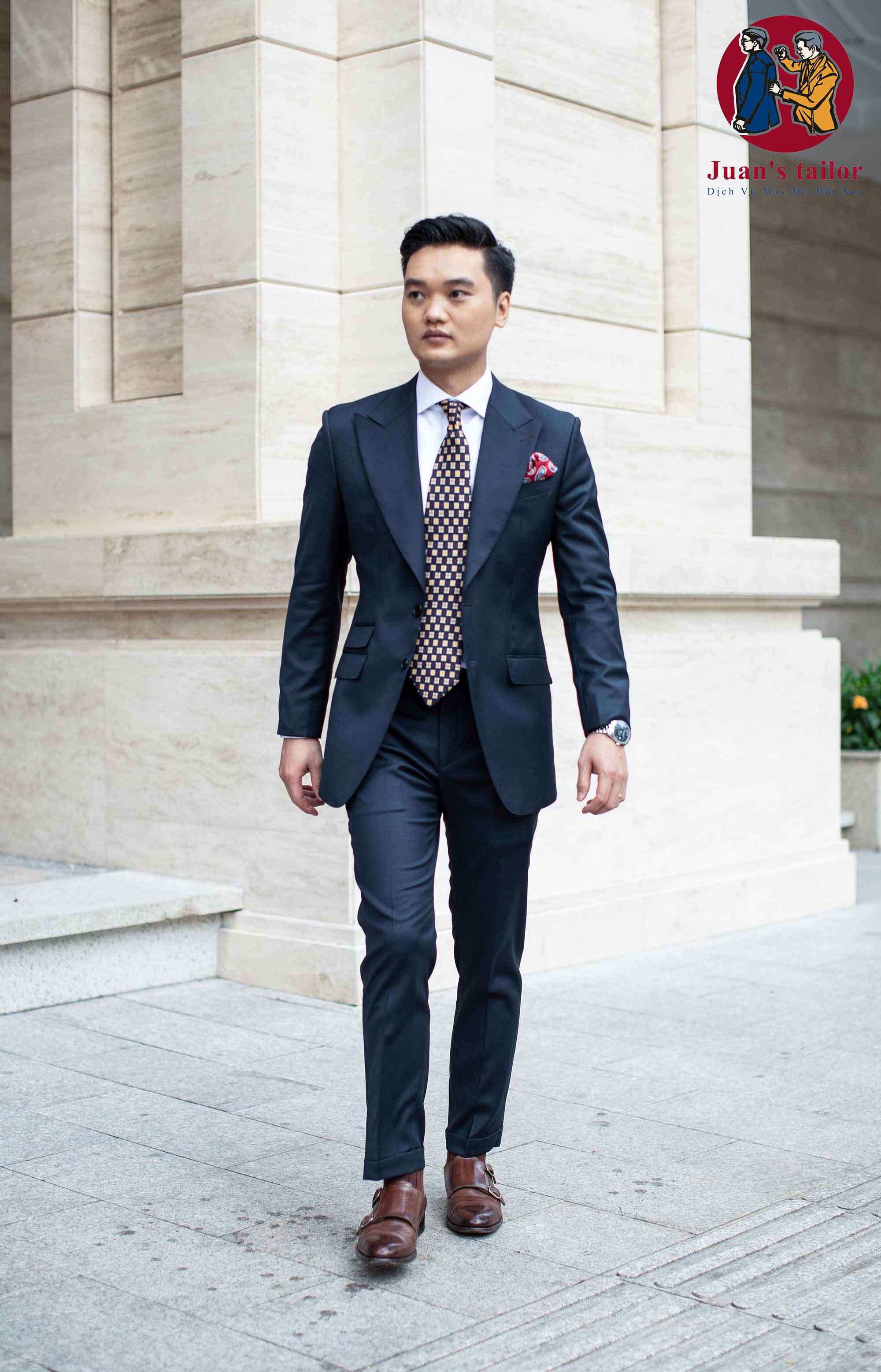 Đồng hồ kết hợp với Suit mang lại sự sang trọng, lịch lãm