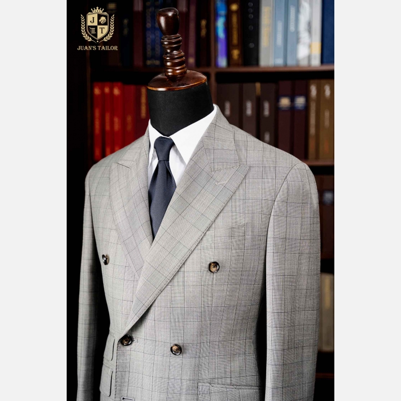 Suit 4 cúc phù hợp với các sự kiện cần sự sang trọng, lịch sự