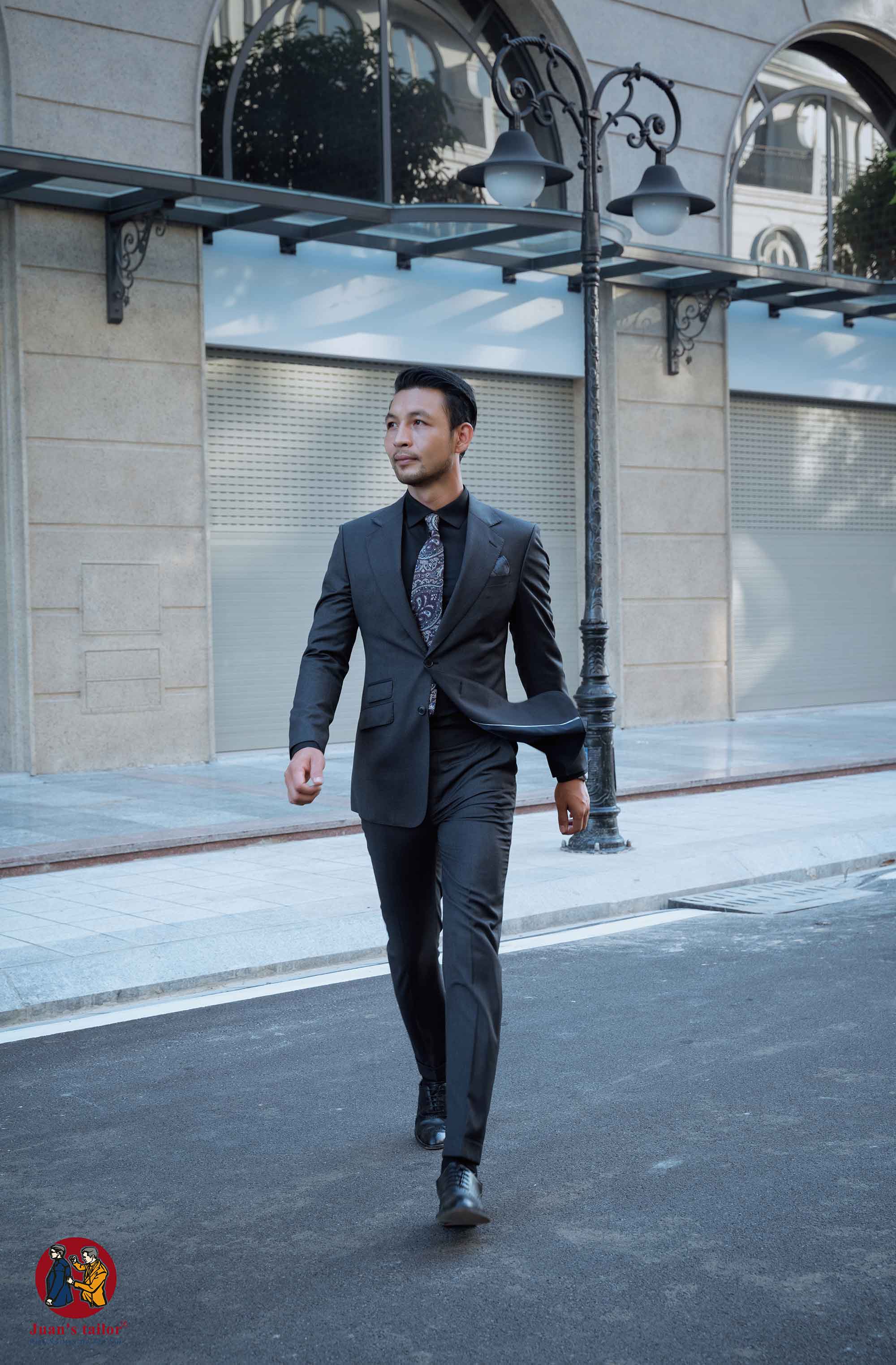 Ve chữ K là kiểu ve phổ biến nhất trong các bộ Suit 