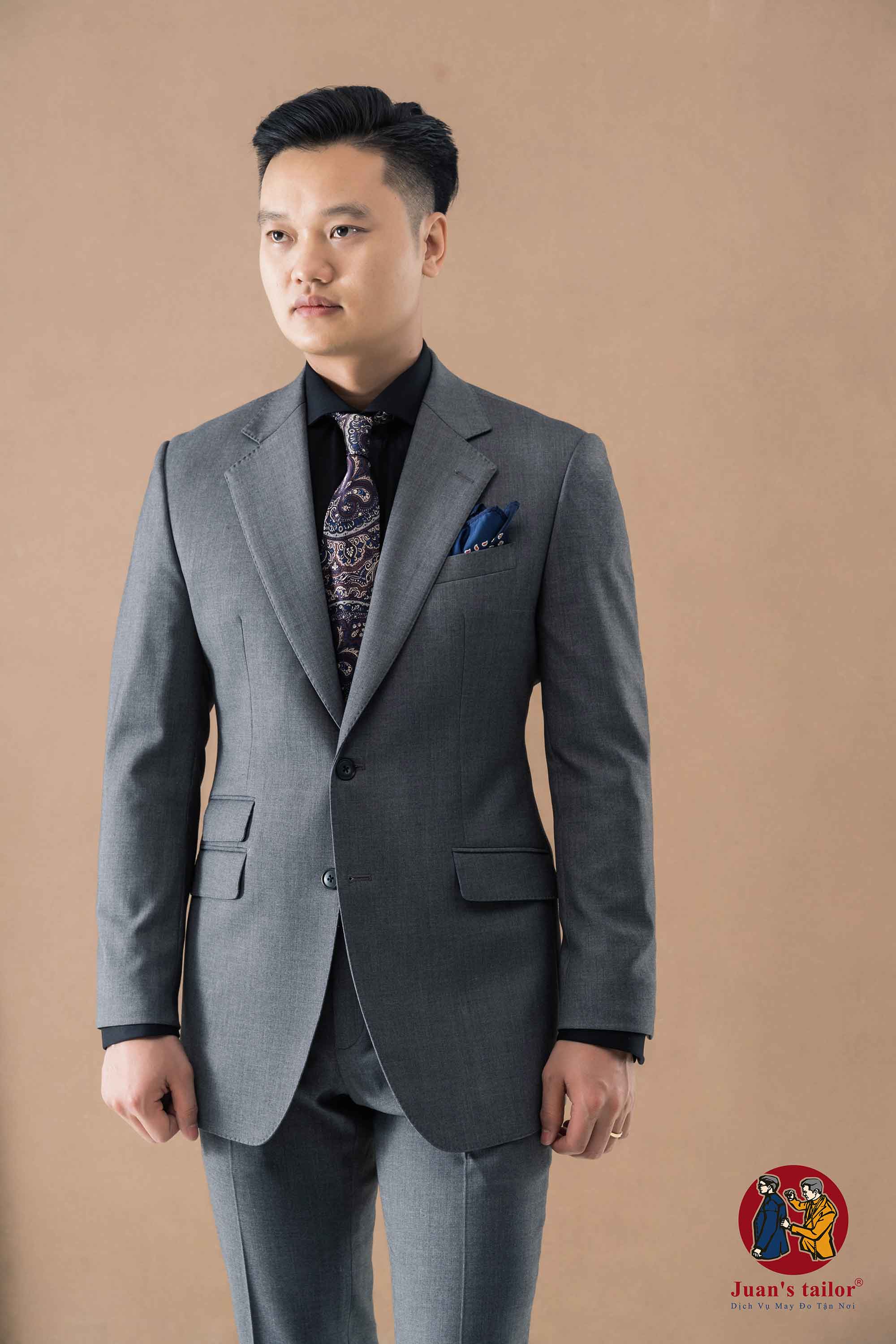 Ve áo đảm bảo tính thẩm mỹ, định hình phong cách bộ trang phục 